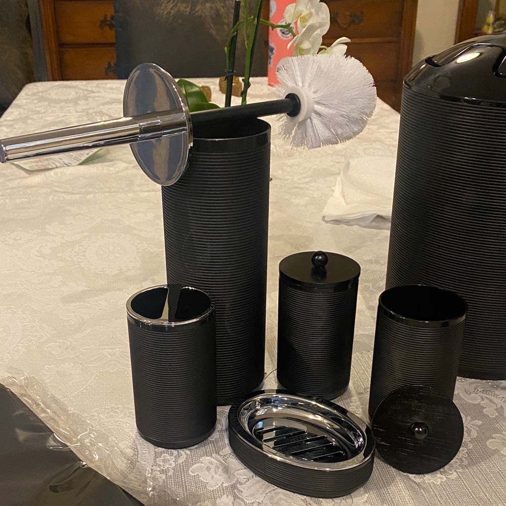 New Black Bathroom Accessories 9 piece Set - Picture 3 of 4
